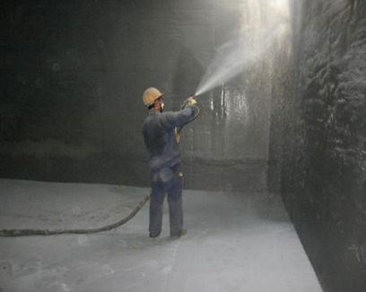 進行聚脲噴涂時工作人員有哪些準備工作呢